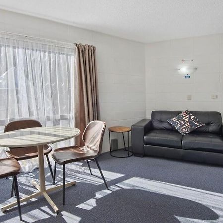 Motel Six Whangarei Bagian luar foto